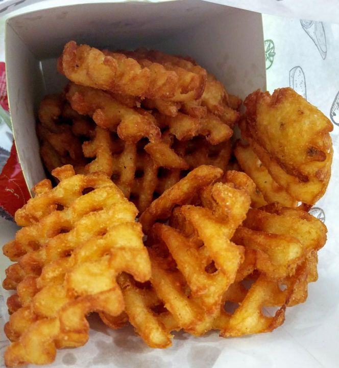Carbondeli's signature dishes Reuben
Air Fried Green Beans
Waffle Fries